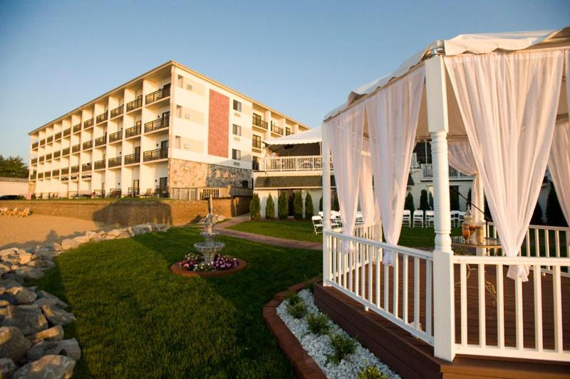 Parkshore Resort Traverse Stadt Exterior foto